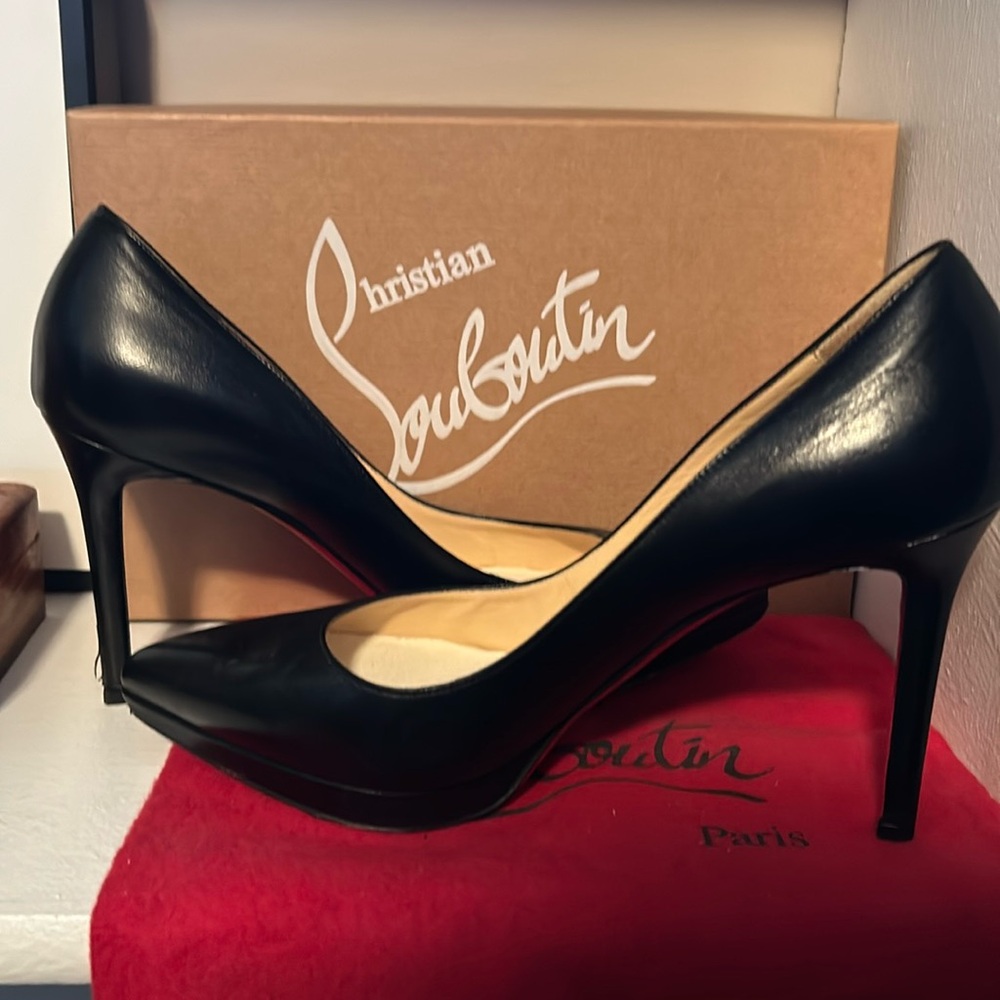 Christian Louboutin size 39 1/2 black pumps